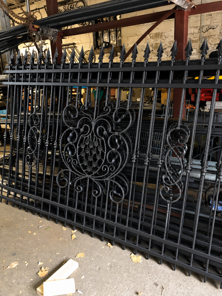 Architectural metalwork details — photo 3